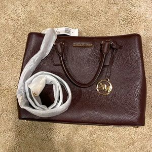 NWT Michael Kors Camille Large Signature Bag